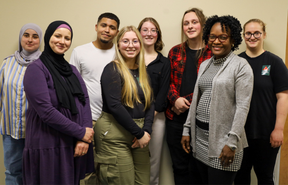 Premiers diplômés au Québec du nouveau programme en assistance technique en pharmacie