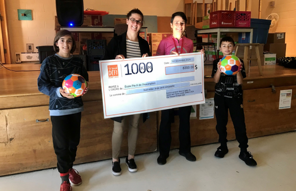 Remise de chèque du Grand défi Pierre Lavoie à l'école Pie-X-de-l'Assomption